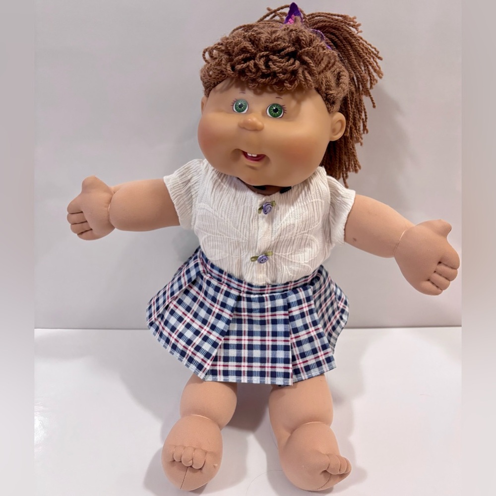 2004 Play Along Cabbage Patch Kid Doll – Brown Yarn Hair, Green Eyes